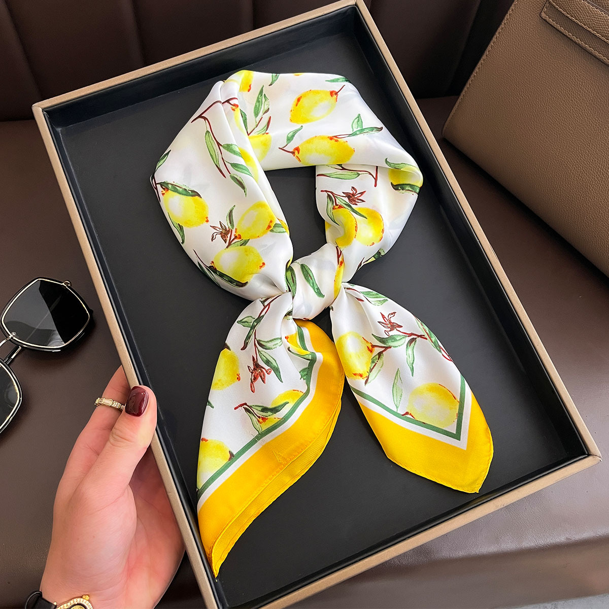 Luxury Yellow Lemon Print Squa - огляд і ціна Luxury Bags Yellow
