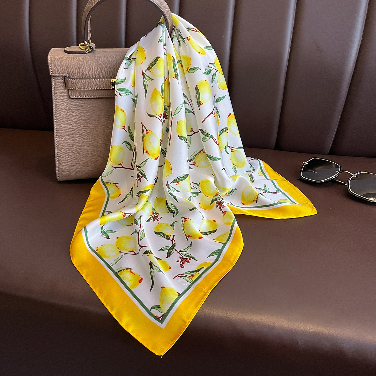 Luxury Yellow Lemon Print Squa - огляд і ціна Luxury Bags Yellow