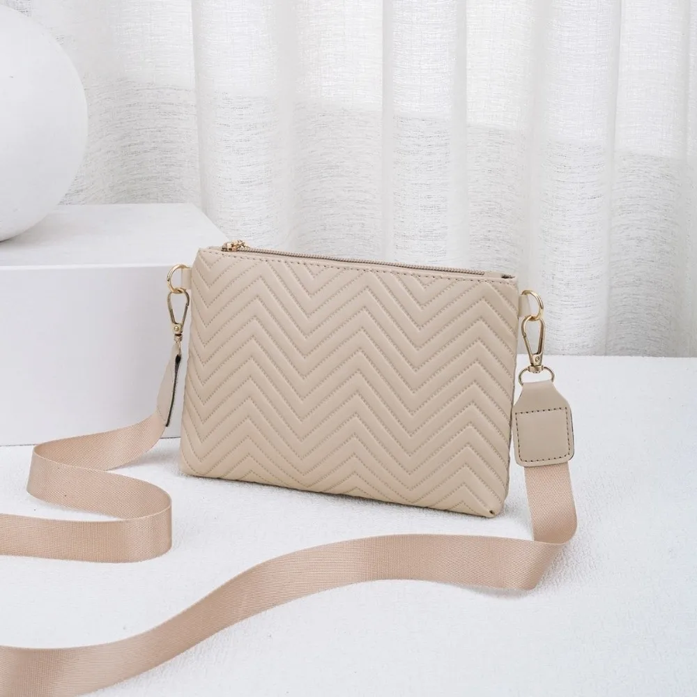 Minimalist Quilted Chain Cross - огляд і ціна Chain Crossbody Quilted