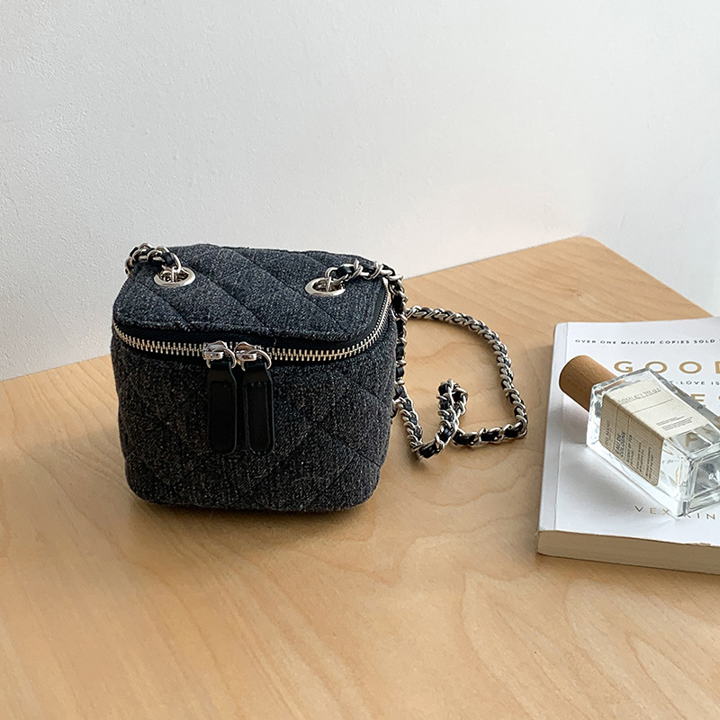 Small Quilted Box Crossbody Pu - огляд і ціна Chain Crossbody Quilted