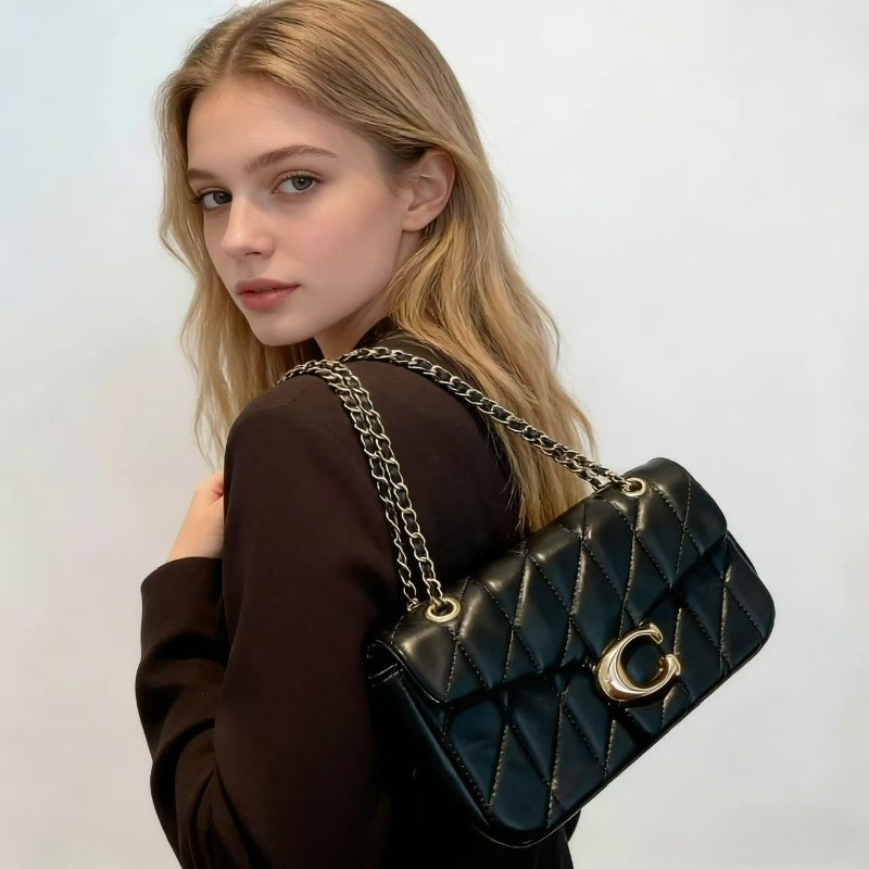 Luxury Women's Crossbody Bag P - огляд і ціна Key Holder Leather Pouch