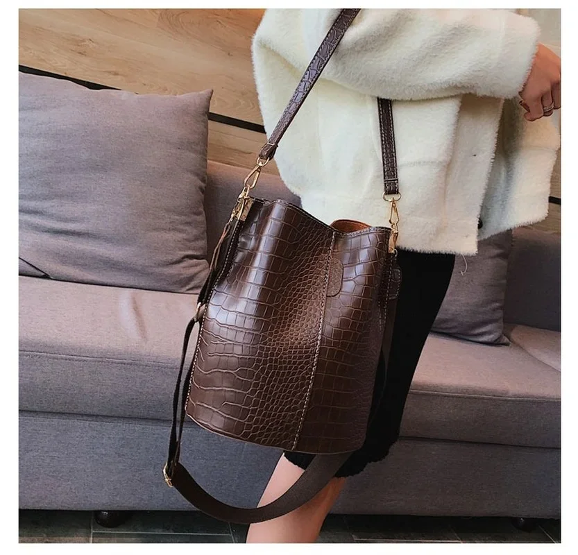 Vintage Leather Stone Pattern  - огляд і ціна Key Holder Leather Pouch